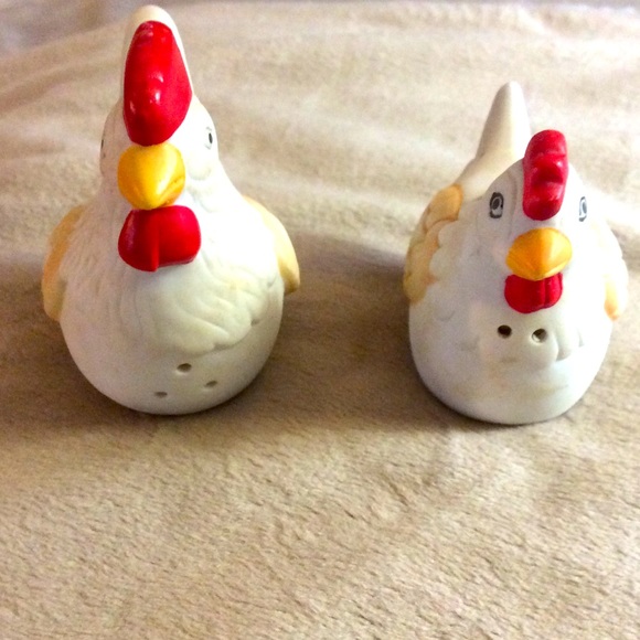Porcelain Salt & Pepper shakers Vintage - Picture 8 of 9